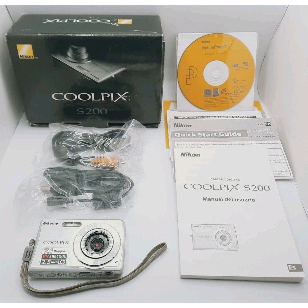Nikon Coolpix S200 Silver 7.1 Megapixels For Parts Only Battery Cables Box